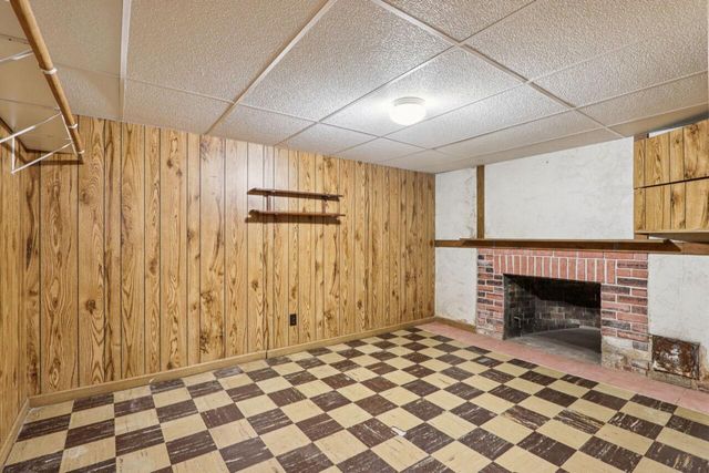 5105 W Arrowwood ROAD, Mequon, WI 53092