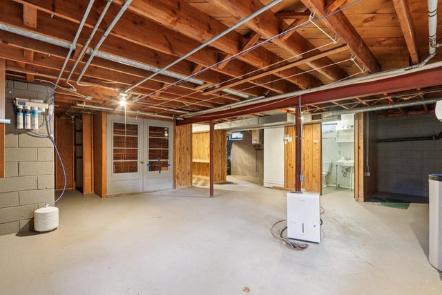 5105 W Arrowwood ROAD, Mequon, WI 53092