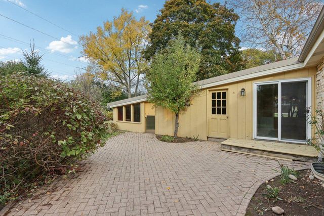 5105 W Arrowwood ROAD, Mequon, WI 53092