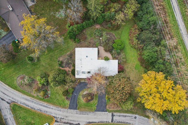 5105 W Arrowwood ROAD, Mequon, WI 53092