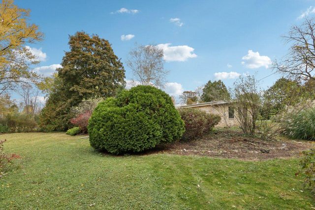 5105 W Arrowwood ROAD, Mequon, WI 53092