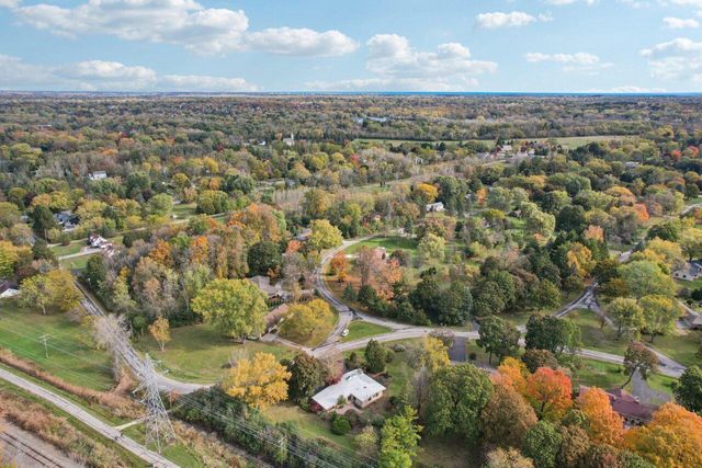 5105 W Arrowwood ROAD, Mequon, WI 53092