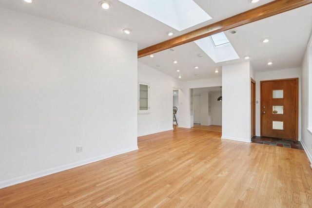 5105 W Arrowwood ROAD, Mequon, WI 53092