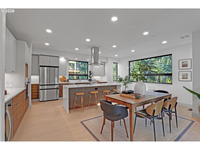 3125 Nw BLUE SKY Ln, Portland, OR 97229