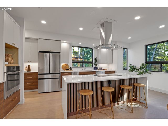 3125 Nw BLUE SKY Ln, Portland, OR 97229