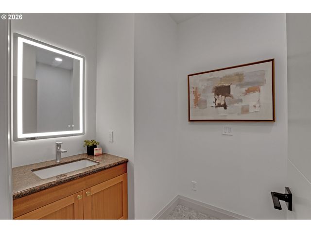3125 Nw BLUE SKY Ln, Portland, OR 97229