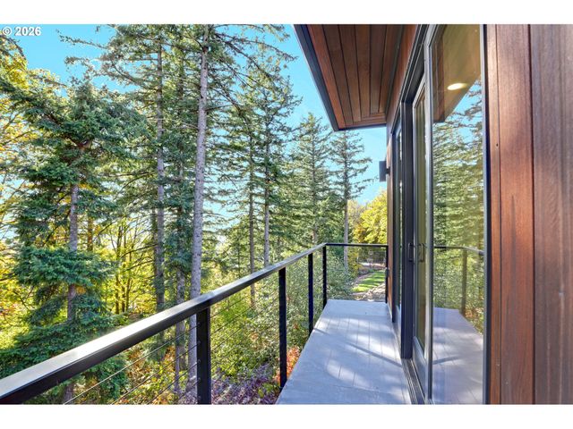 3125 Nw BLUE SKY Ln, Portland, OR 97229