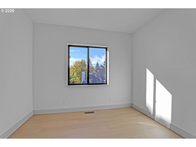 3125 Nw BLUE SKY Ln, Portland, OR 97229
