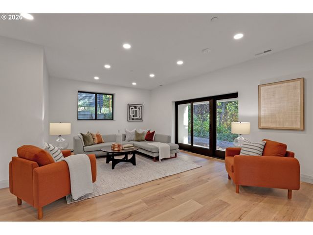 3125 Nw BLUE SKY Ln, Portland, OR 97229