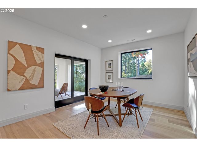 3125 Nw BLUE SKY Ln, Portland, OR 97229