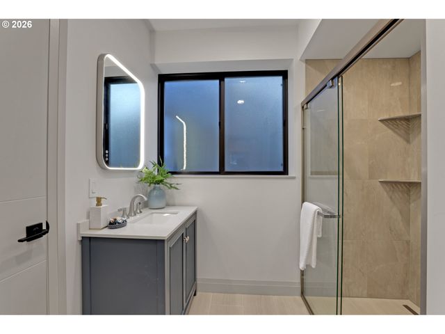 3125 Nw BLUE SKY Ln, Portland, OR 97229