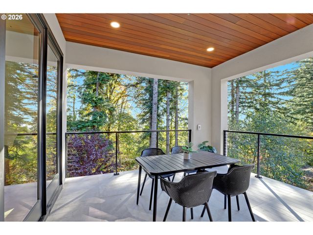 3125 Nw BLUE SKY Ln, Portland, OR 97229