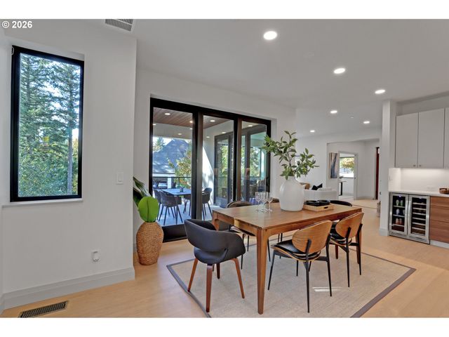 3125 Nw BLUE SKY Ln, Portland, OR 97229