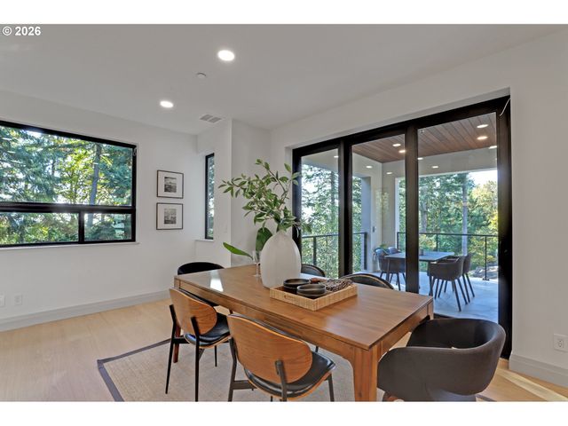 3125 Nw BLUE SKY Ln, Portland, OR 97229