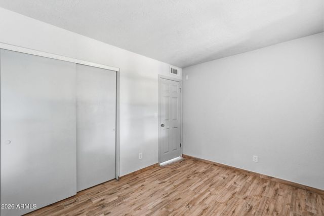 7314 S OAK Street, Tempe, AZ 85283