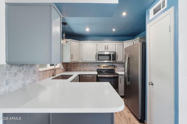 7314 S OAK Street, Tempe, AZ 85283