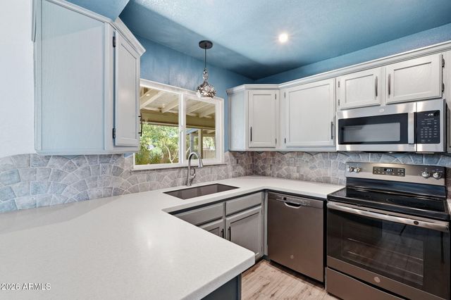 7314 S OAK Street, Tempe, AZ 85283