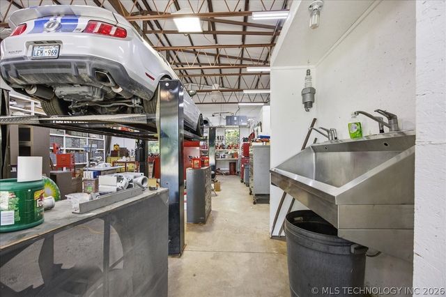 28400 W 51st Street, Sand Springs, OK 74063