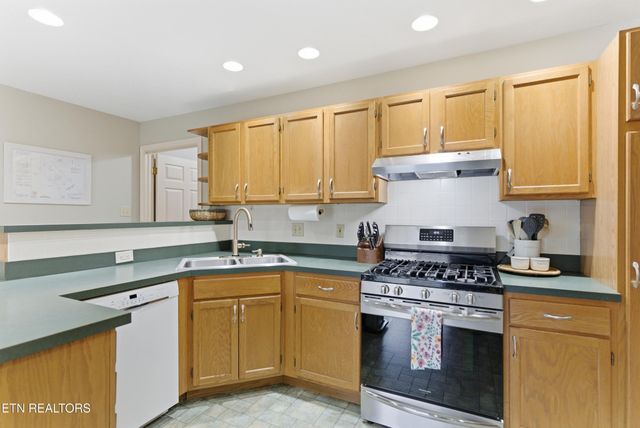 2217 E Emory Rd, Knoxville, TN 37938