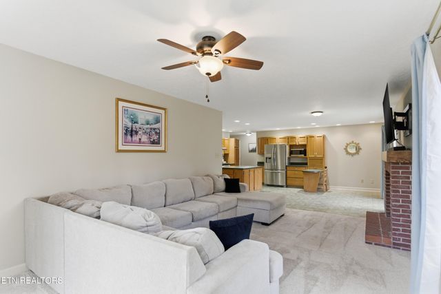 2217 E Emory Rd, Knoxville, TN 37938