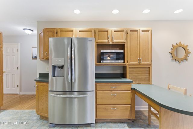 2217 E Emory Rd, Knoxville, TN 37938