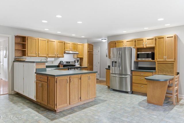 2217 E Emory Rd, Knoxville, TN 37938