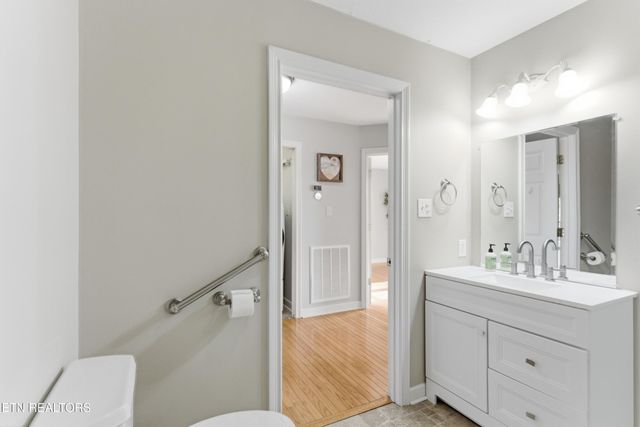 2217 E Emory Rd, Knoxville, TN 37938