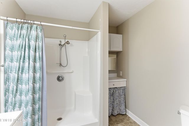 2217 E Emory Rd, Knoxville, TN 37938