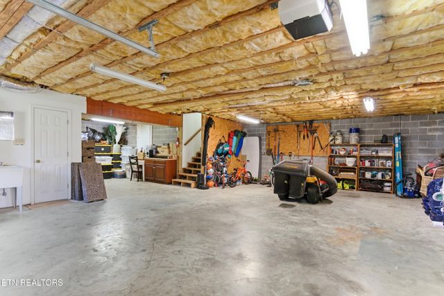 2217 E Emory Rd, Knoxville, TN 37938