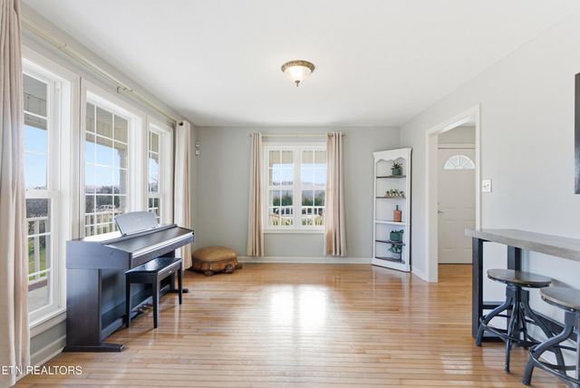 2217 E Emory Rd, Knoxville, TN 37938