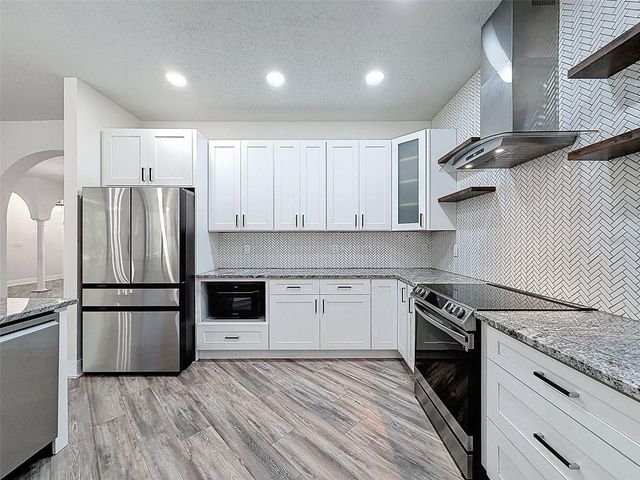 10006 VISTA POINTE DRIVE, Tampa, FL 33635