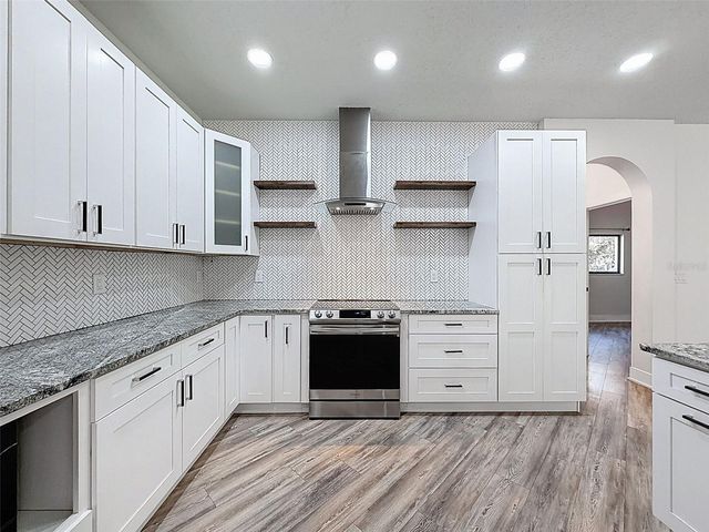 10006 VISTA POINTE DRIVE, Tampa, FL 33635