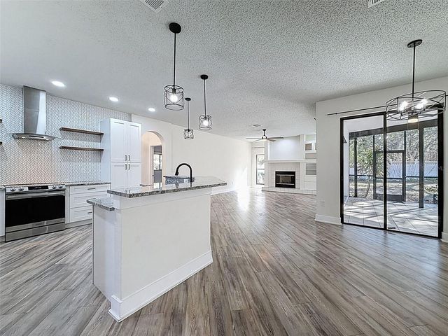 10006 VISTA POINTE DRIVE, Tampa, FL 33635