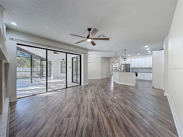 10006 VISTA POINTE DRIVE, Tampa, FL 33635