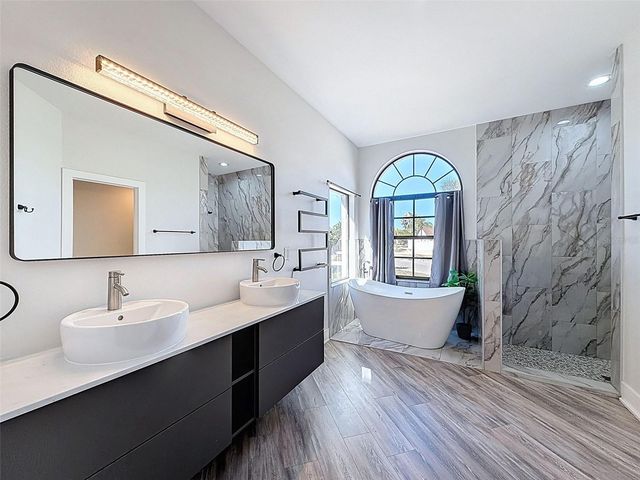 10006 VISTA POINTE DRIVE, Tampa, FL 33635