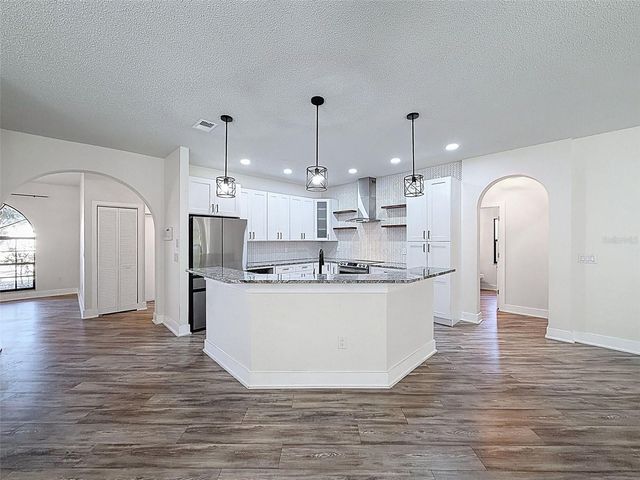 10006 VISTA POINTE DRIVE, Tampa, FL 33635