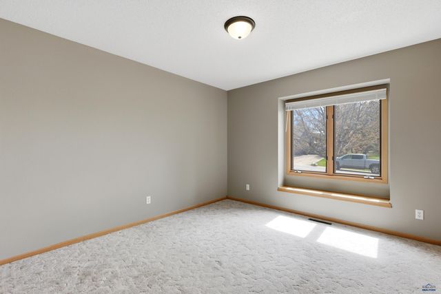 8027 SANDLILY CT, Rapid City, SD 57702