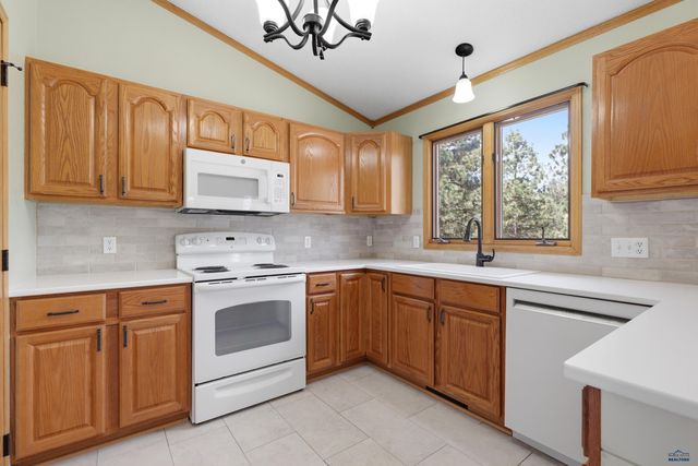 8027 SANDLILY CT, Rapid City, SD 57702
