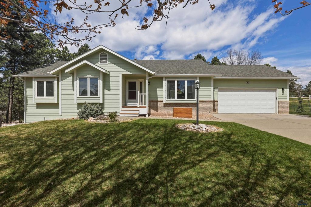 8027 SANDLILY CT, Rapid City, SD 57702