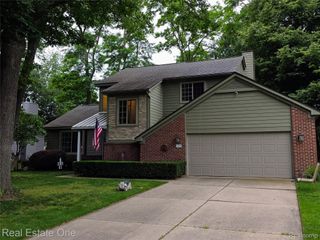 1574 Cardinal Ridge, West Bloomfield Charter Township, MI 48324