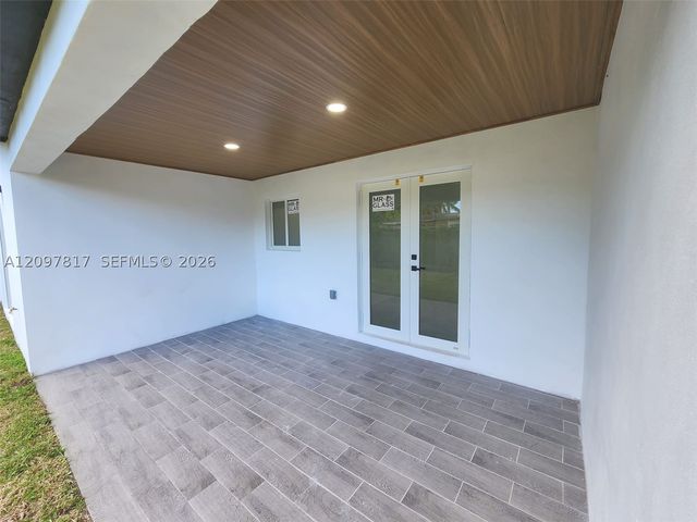 620 SW 38th Ter, Fort Lauderdale, FL 33312