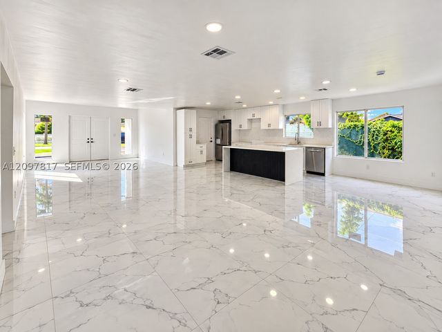 620 SW 38th Ter, Fort Lauderdale, FL 33312