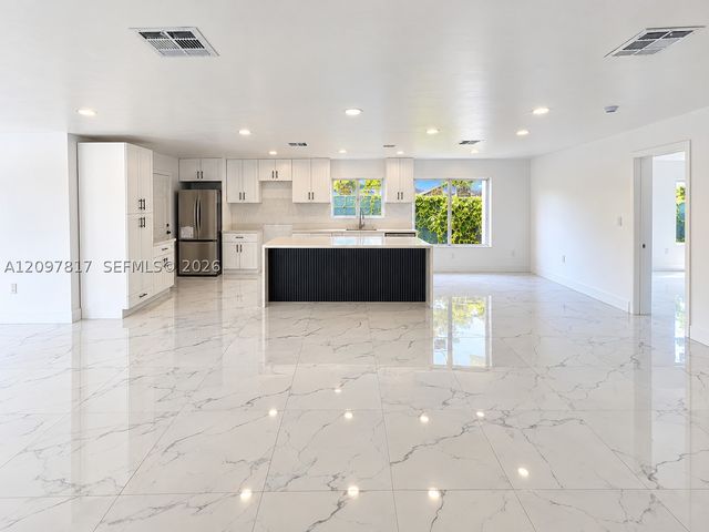 620 SW 38th Ter, Fort Lauderdale, FL 33312