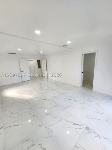 620 SW 38th Ter, Fort Lauderdale, FL 33312