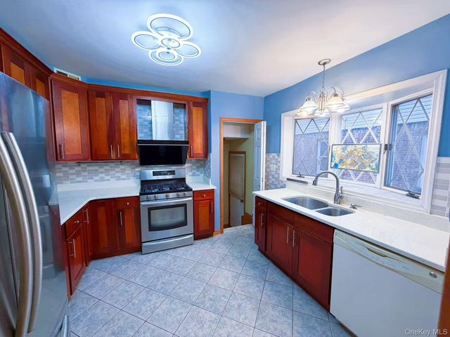 58-27 197th Street, Fresh Meadows, NY 11365