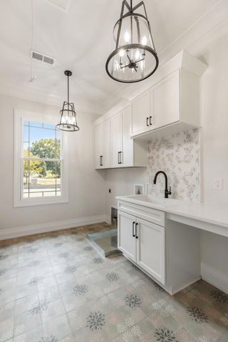 102 Steeplechase Ln, Nashville, TN 37221