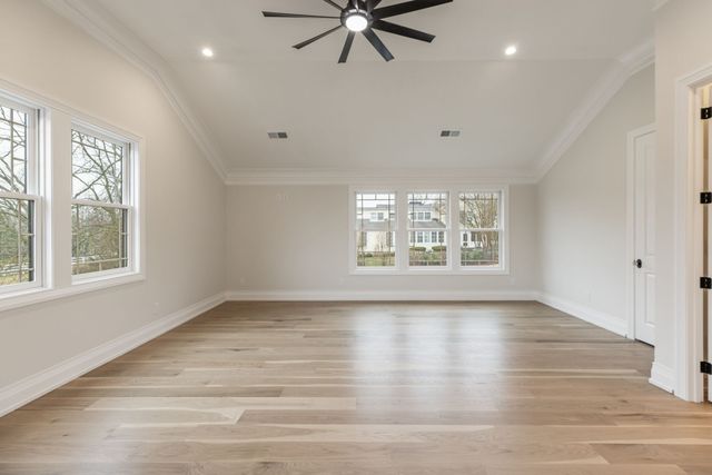 102 Steeplechase Ln, Nashville, TN 37221