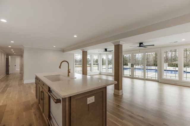 102 Steeplechase Ln, Nashville, TN 37221