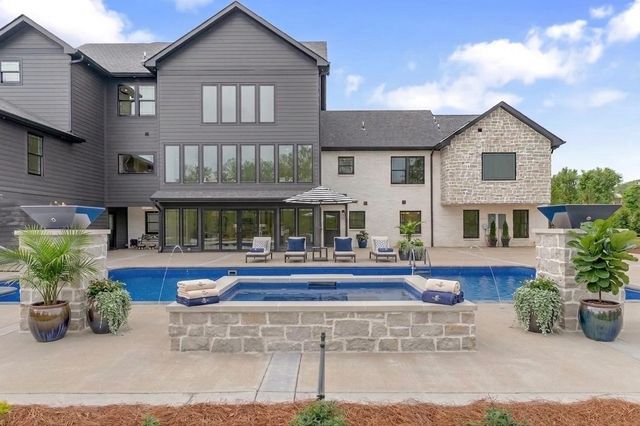 102 Steeplechase Ln, Nashville, TN 37221
