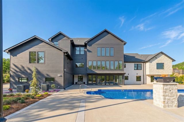102 Steeplechase Ln, Nashville, TN 37221